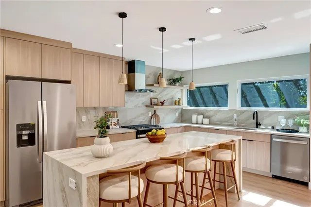 $1,599,000 | 22122 Costanso Street, Woodland Hills, CA 91364