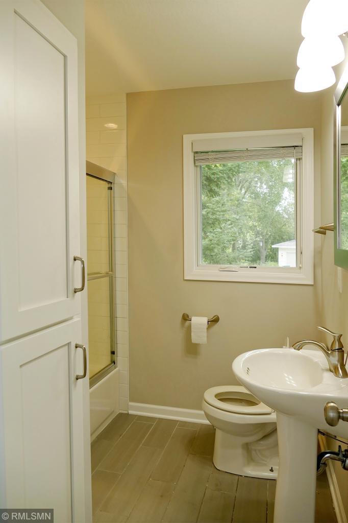 13329 Northridge Road Minnetonka, MN 55305 - Photo 16 of 18