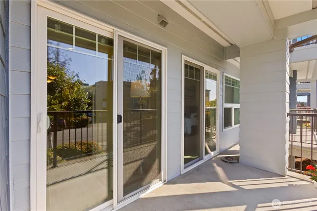 $489,000 | 22226 6th Avenue South, Unit 201, Des Moines, WA 98198