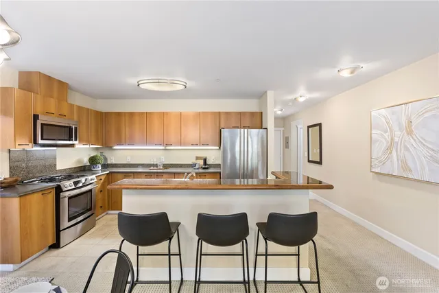 $489,000 | 22226 6th Avenue South, Unit 201, Des Moines, WA 98198