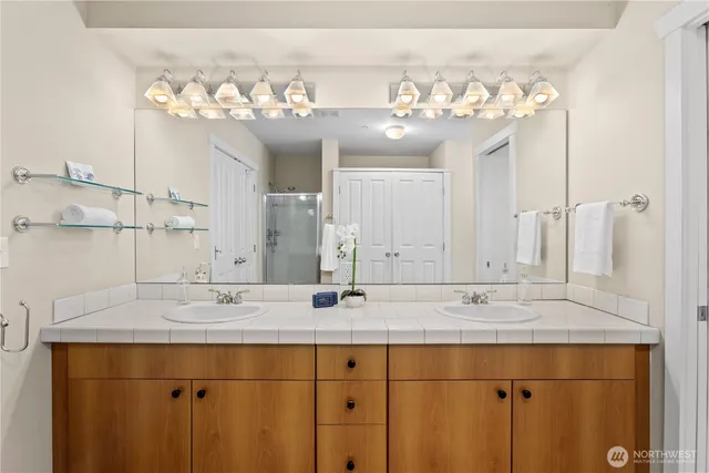 $489,000 | 22226 6th Avenue South, Unit 201, Des Moines, WA 98198