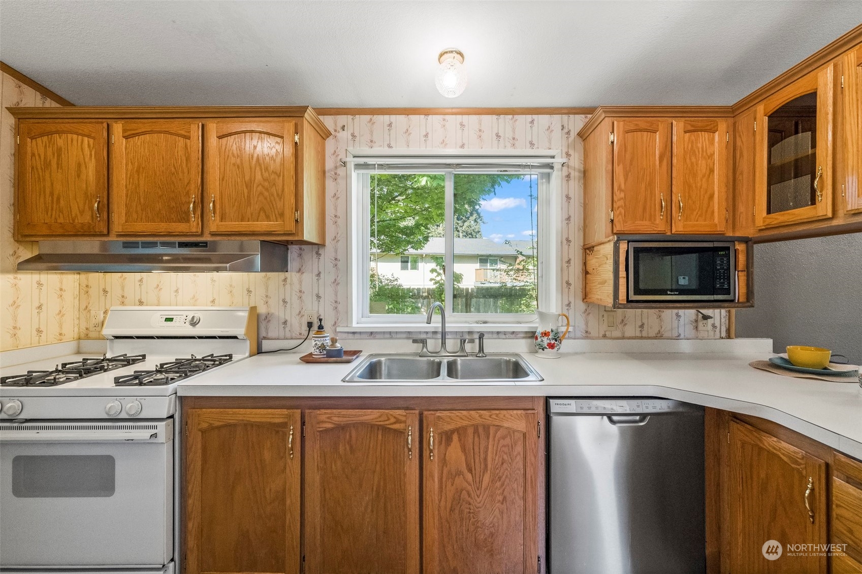 1317 Ivy Road Bremerton, WA 98310 - Photo 11 of 28 Gallery Image 11
