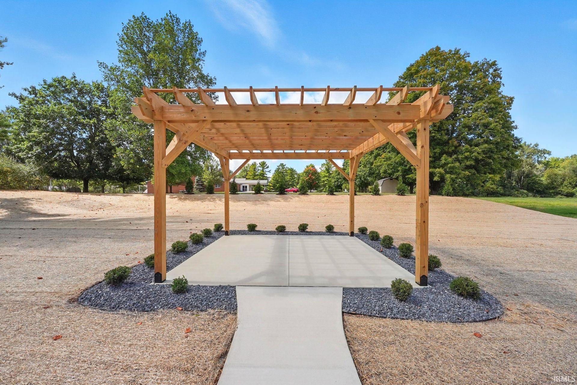 1030 South Wayne Street Angola, IN 46703 - Photo 5 of 28