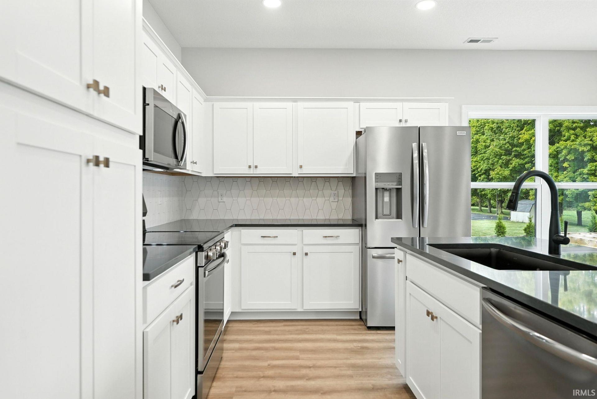 1030 South Wayne Street Angola, IN 46703 - Photo 8 of 28