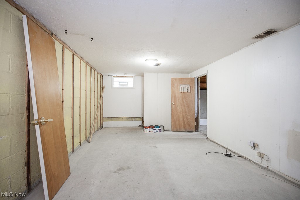 3834 Northwood Road Cleveland, OH 44118 - Photo 35 of 42 Gallery Image 35