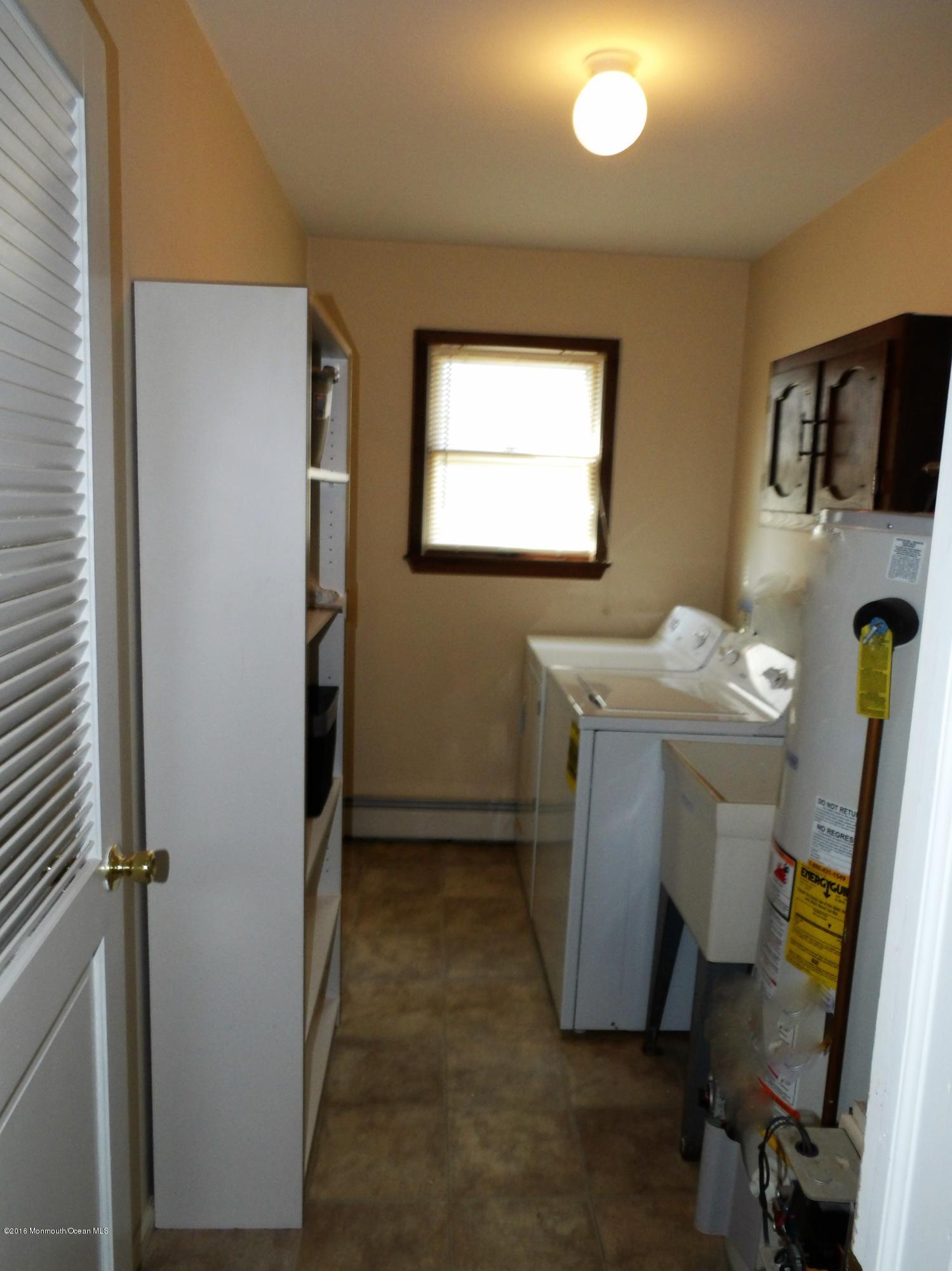 2325 Pineneedle Road Point Pleasant, NJ 08742 - Photo 10 of 23 100_0504