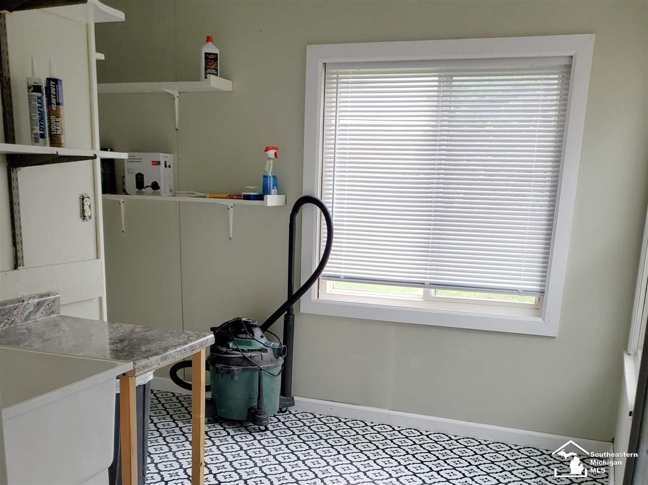 6263 Dallas Road Monroe, MI 48161 - Photo 12 of 22 Laundry/Utility Room