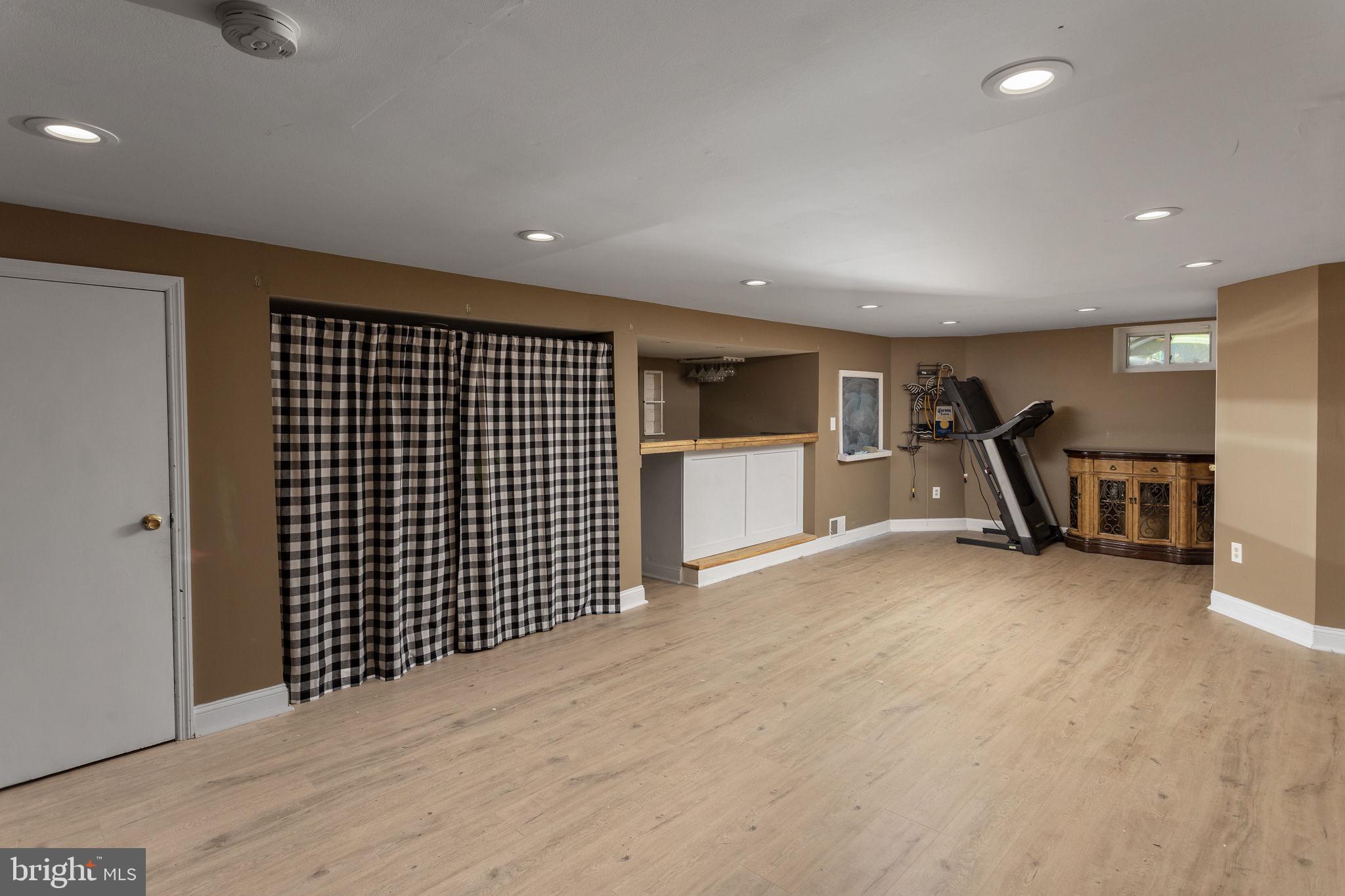 27 Marlon Pond Road Hamilton, NJ 08690 - Photo 17 of 34 Gallery Image 17