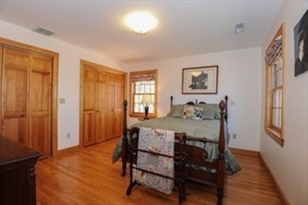 473 Bay Road Amherst, MA 01002 - Photo 15 of 38
