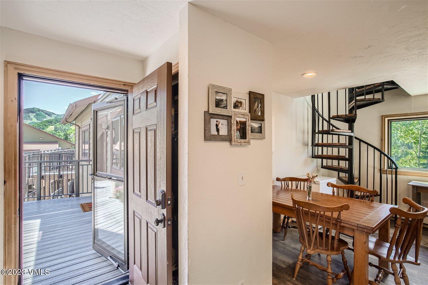 963 Lions Ridge Loop, Unit 503 Vail, CO 81657 - Photo 3 of 28 a view of a livingroom with furniture and entryway