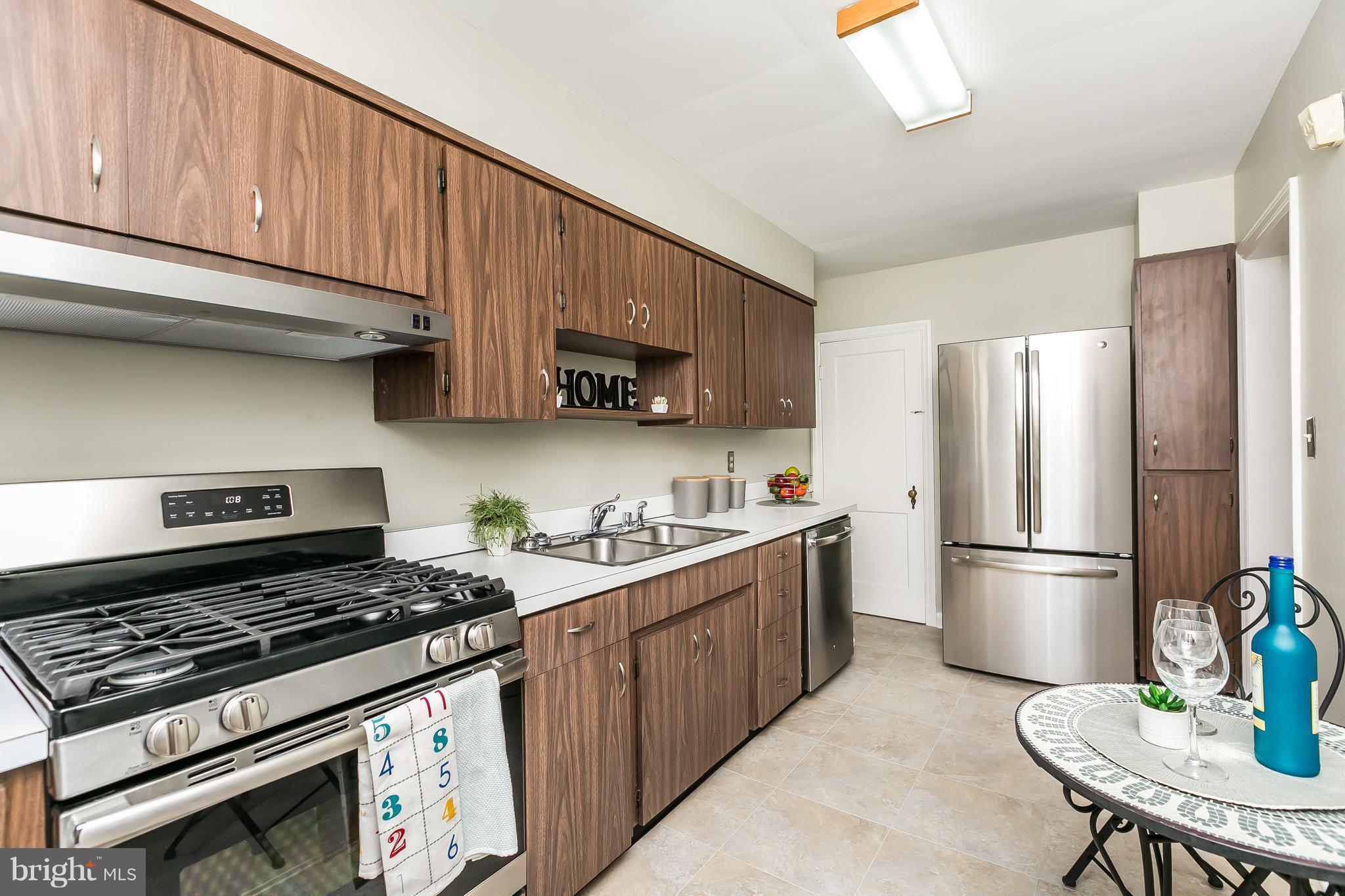 6135 Regent Park Road Baltimore, MD 21228 - Photo 8 of 30 Updated Kitchen w/stainless appliances 2018