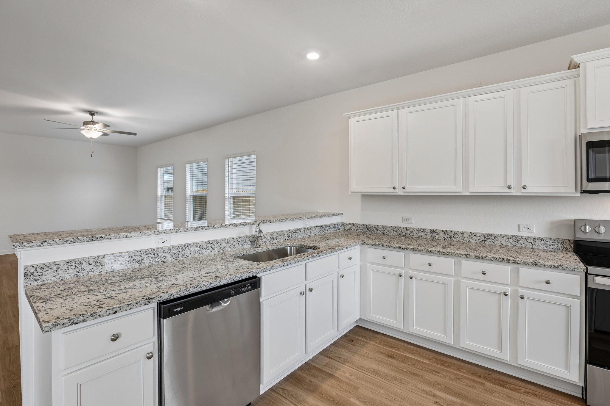 18400 Stellers Sea Street Elgin, TX 78621 - Photo 10 of 40