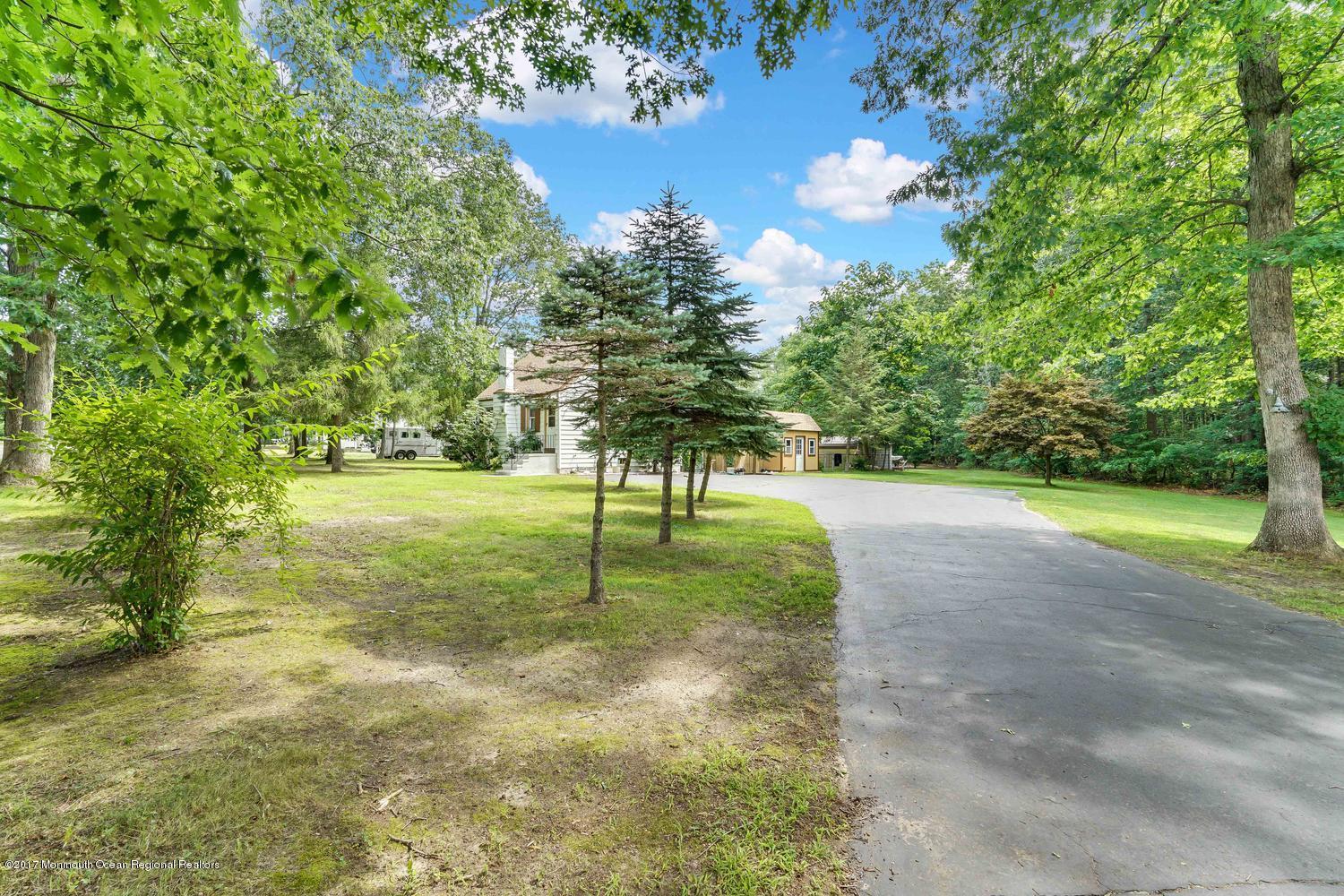 569 Burke Road Jackson, NJ 08527 - Photo 1 of 31 front