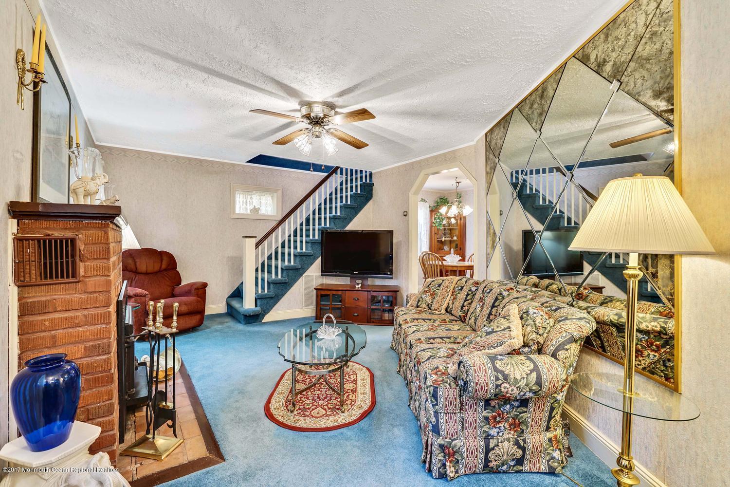 569 Burke Road Jackson, NJ 08527 - Photo 2 of 31 569 Burke Rd Jackson NJ 08527-large-011-