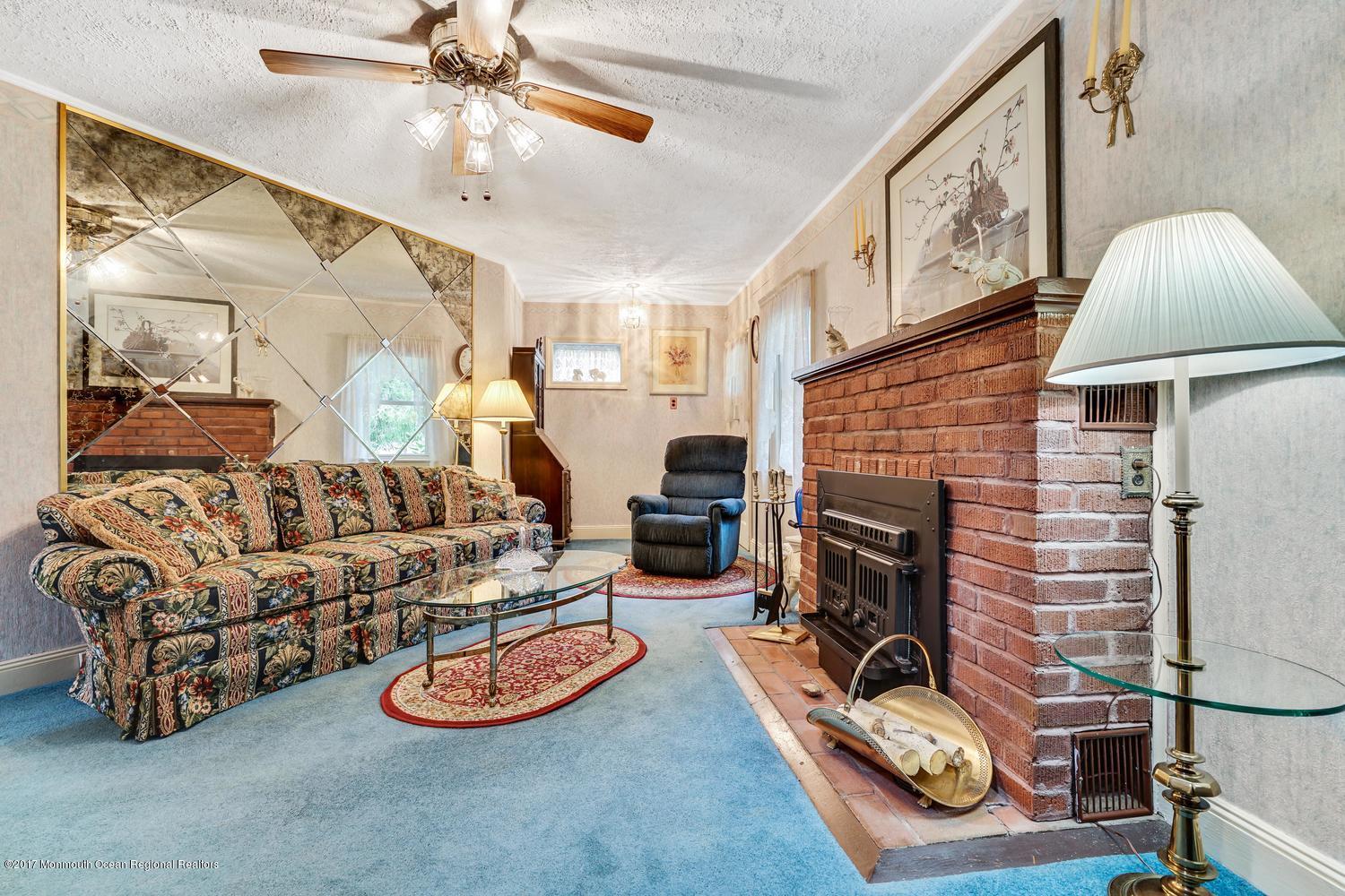 569 Burke Road Jackson, NJ 08527 - Photo 16 of 31 569 Burke Rd Jackson NJ 08527-large-012-