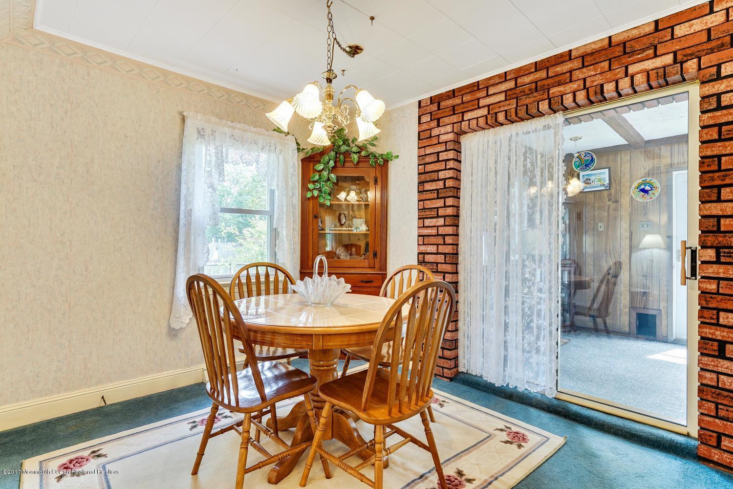 569 Burke Road Jackson, NJ 08527 - Photo 18 of 31 569 Burke Rd Jackson NJ 08527-large-015-