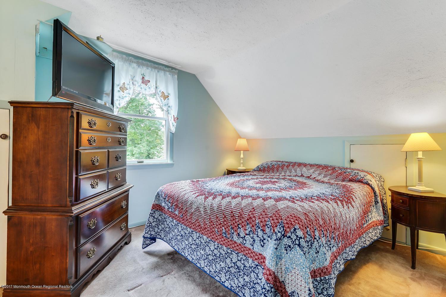 569 Burke Road Jackson, NJ 08527 - Photo 25 of 31 569 Burke Rd Jackson NJ 08527-large-025-