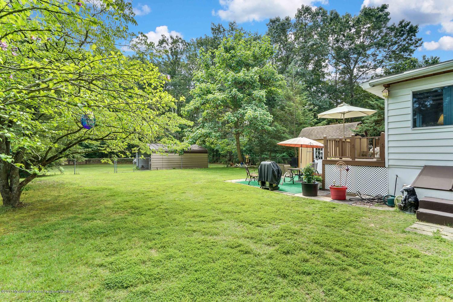 569 Burke Road Jackson, NJ 08527 - Photo 29 of 31 569 Burke Rd Jackson NJ 08527-large-033-