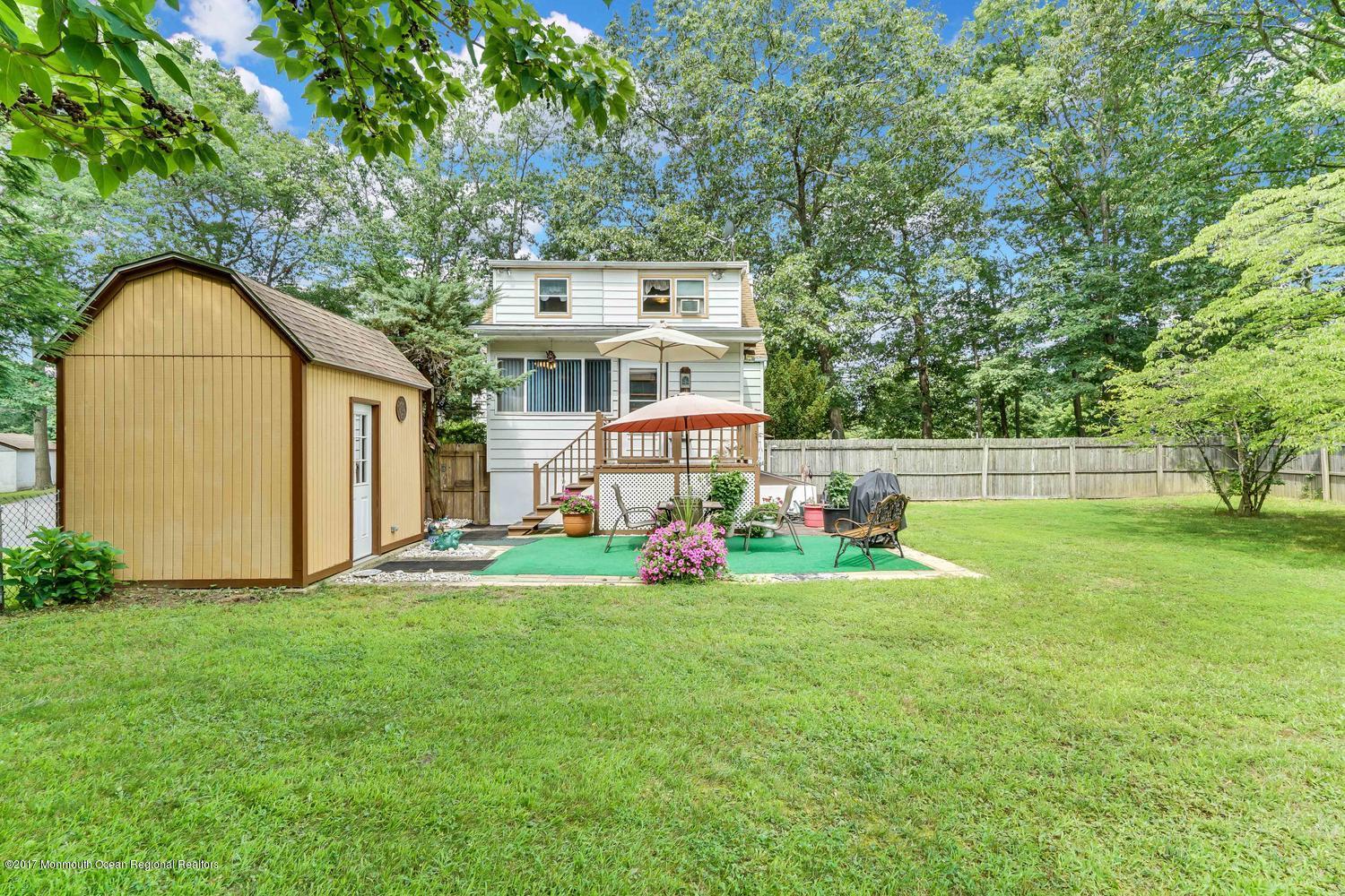 569 Burke Road Jackson, NJ 08527 - Photo 6 of 31 569 Burke Rd Jackson NJ 08527-large-032-
