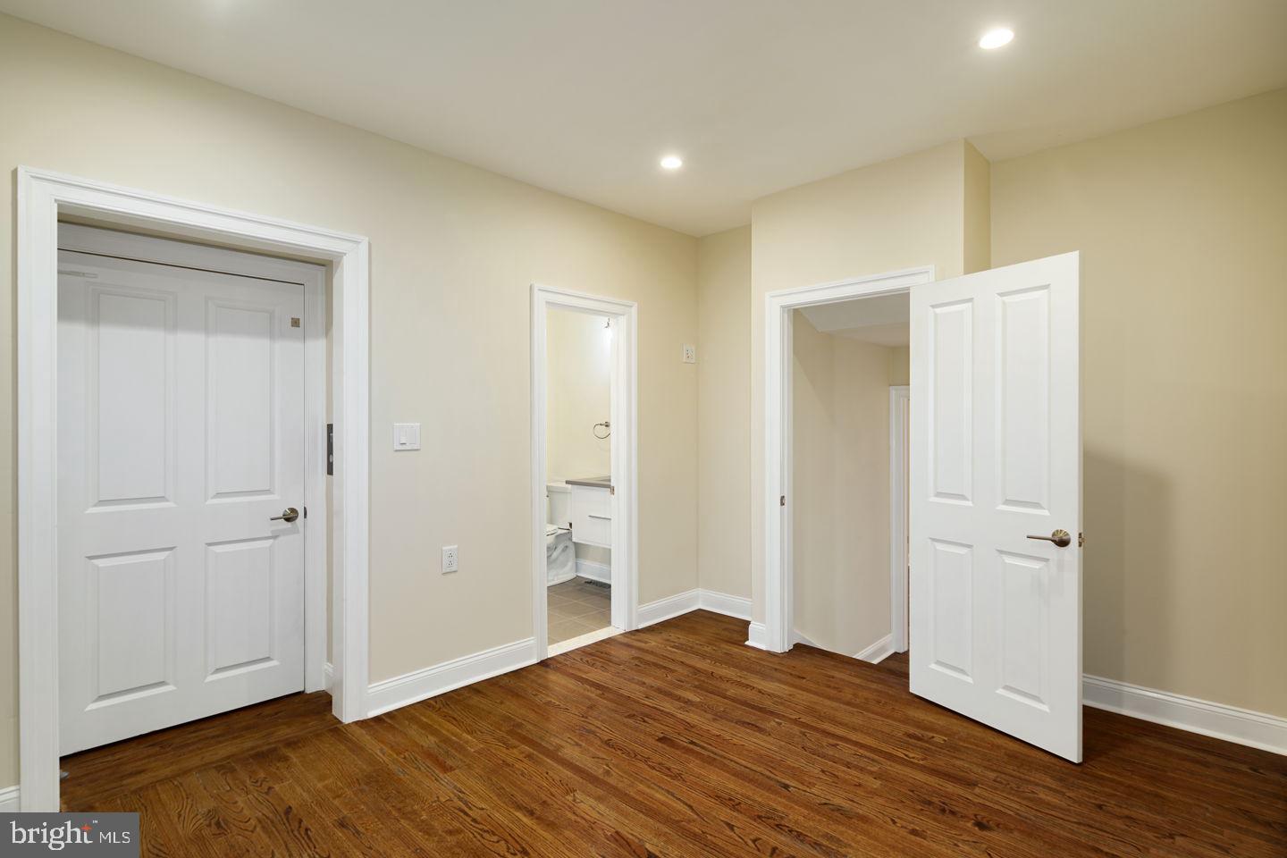 538 Spruce Street Philadelphia, PA 19106 - Photo 39 of 50 2nd Bedroom