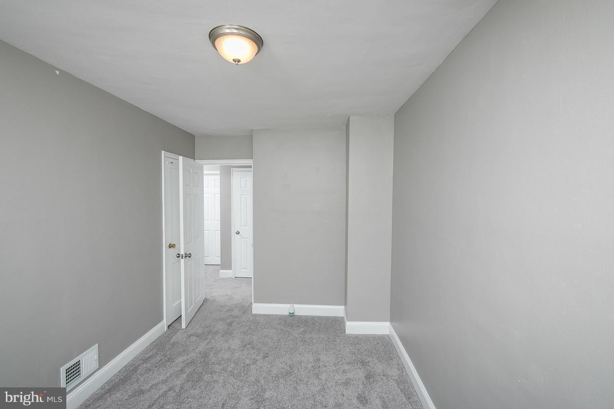 1019 Stamford Road Baltimore, MD 21229 - Photo 17 of 26 Bedroom