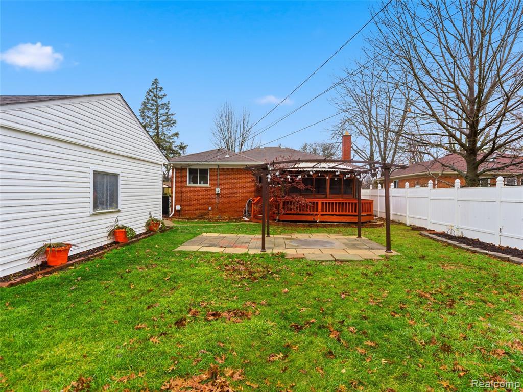 8878 Merriman Road Livonia, MI 48150 - Photo 30 of 36 Gallery Image 30