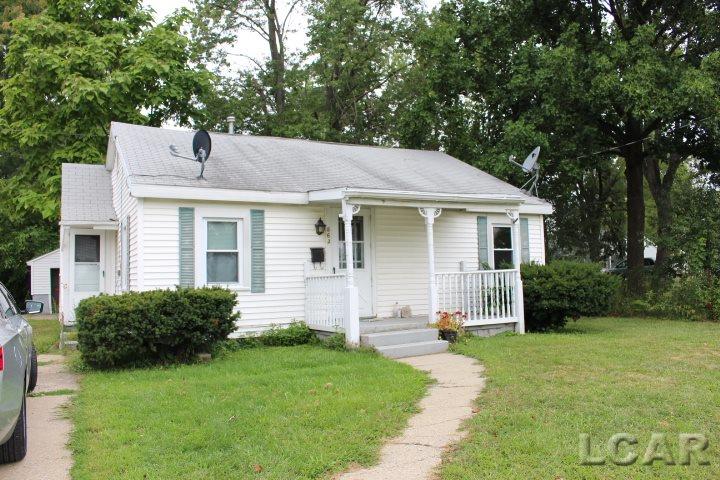 863 Addison Street Adrian, MI 49221 - Photo 9 of 13