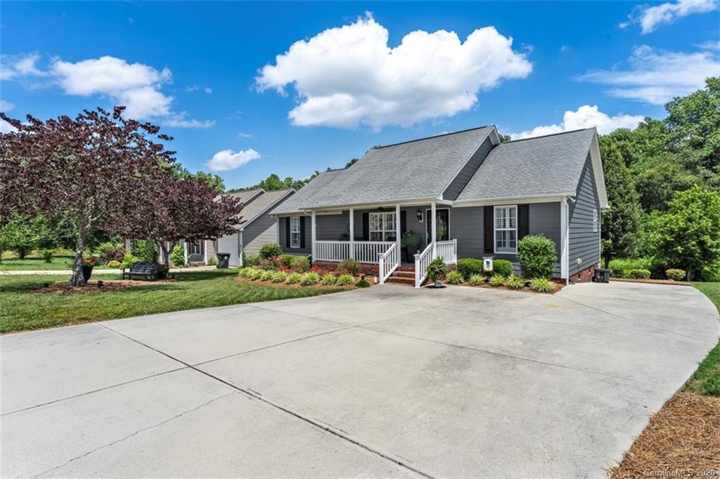 644 Red Hawk Way Clover, SC 29710 - Photo 2 of 40 Gallery Image 2