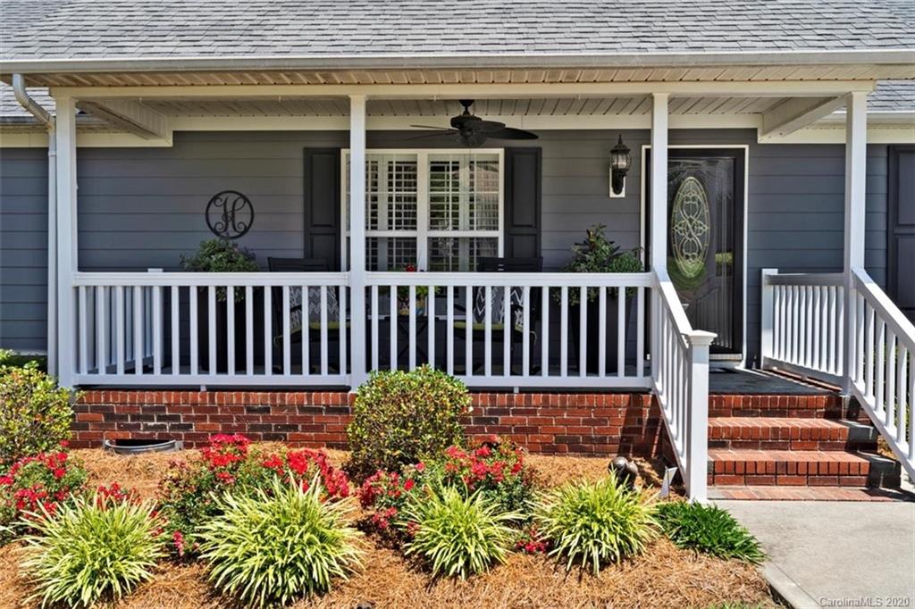 644 Red Hawk Way Clover, SC 29710 - Photo 3 of 40 Gallery Image 3