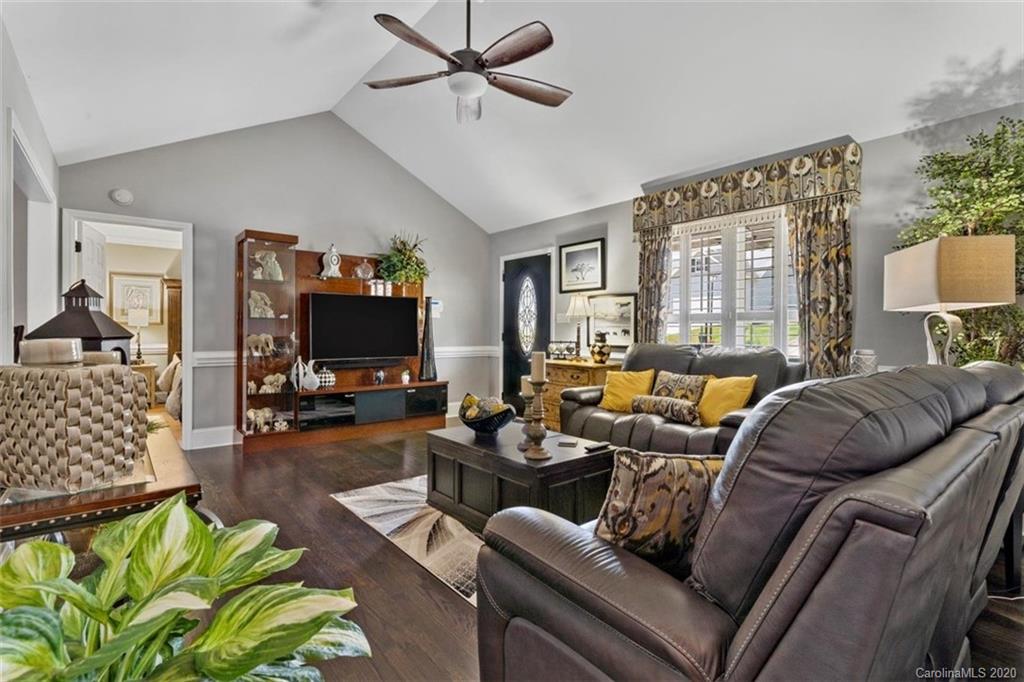 644 Red Hawk Way Clover, SC 29710 - Photo 4 of 40 Gallery Image 4