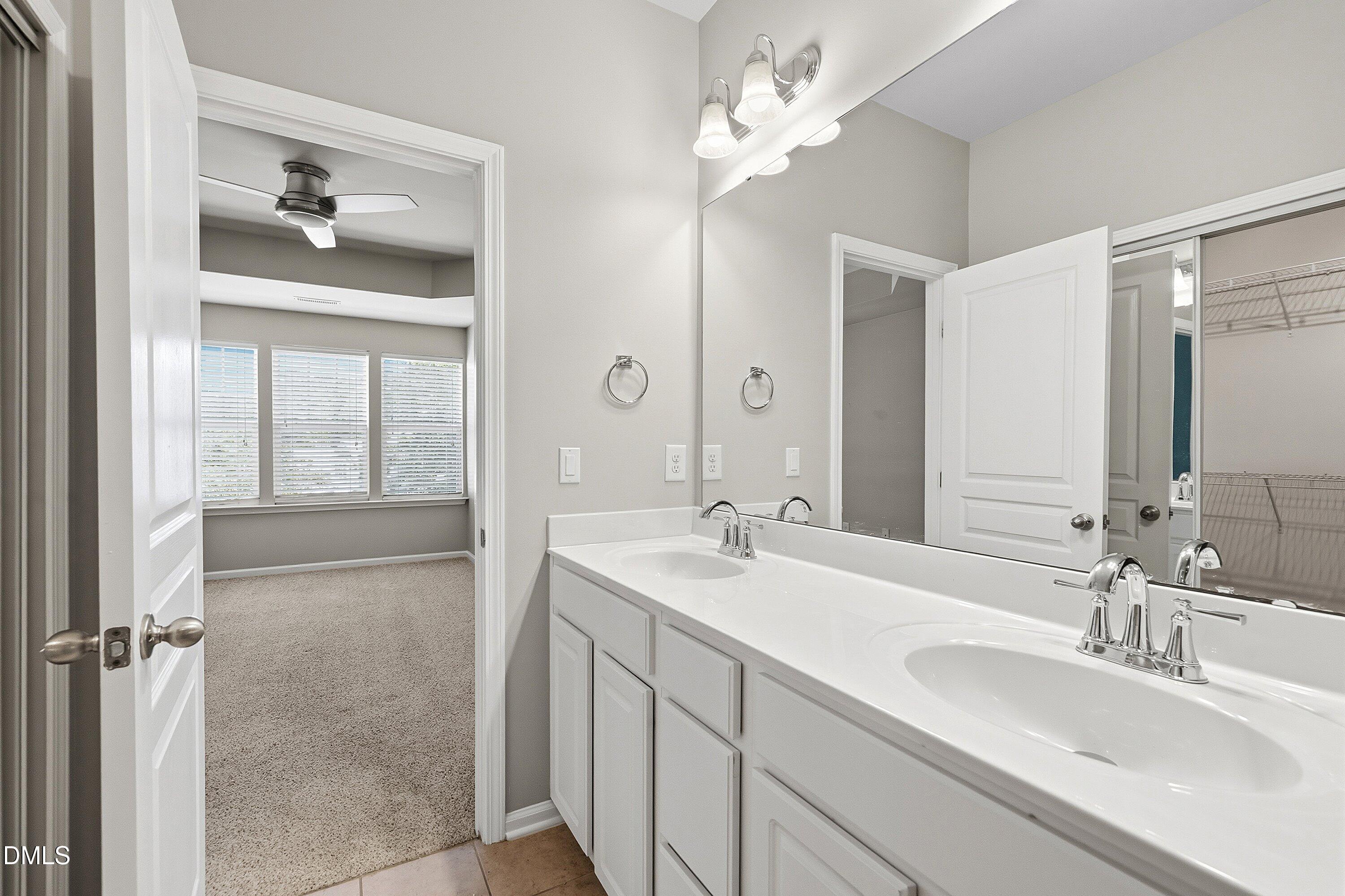 5911 Longeria Court Raleigh, NC 27612 - Photo 30 of 53 30-5911 Longeria Ct -_7128