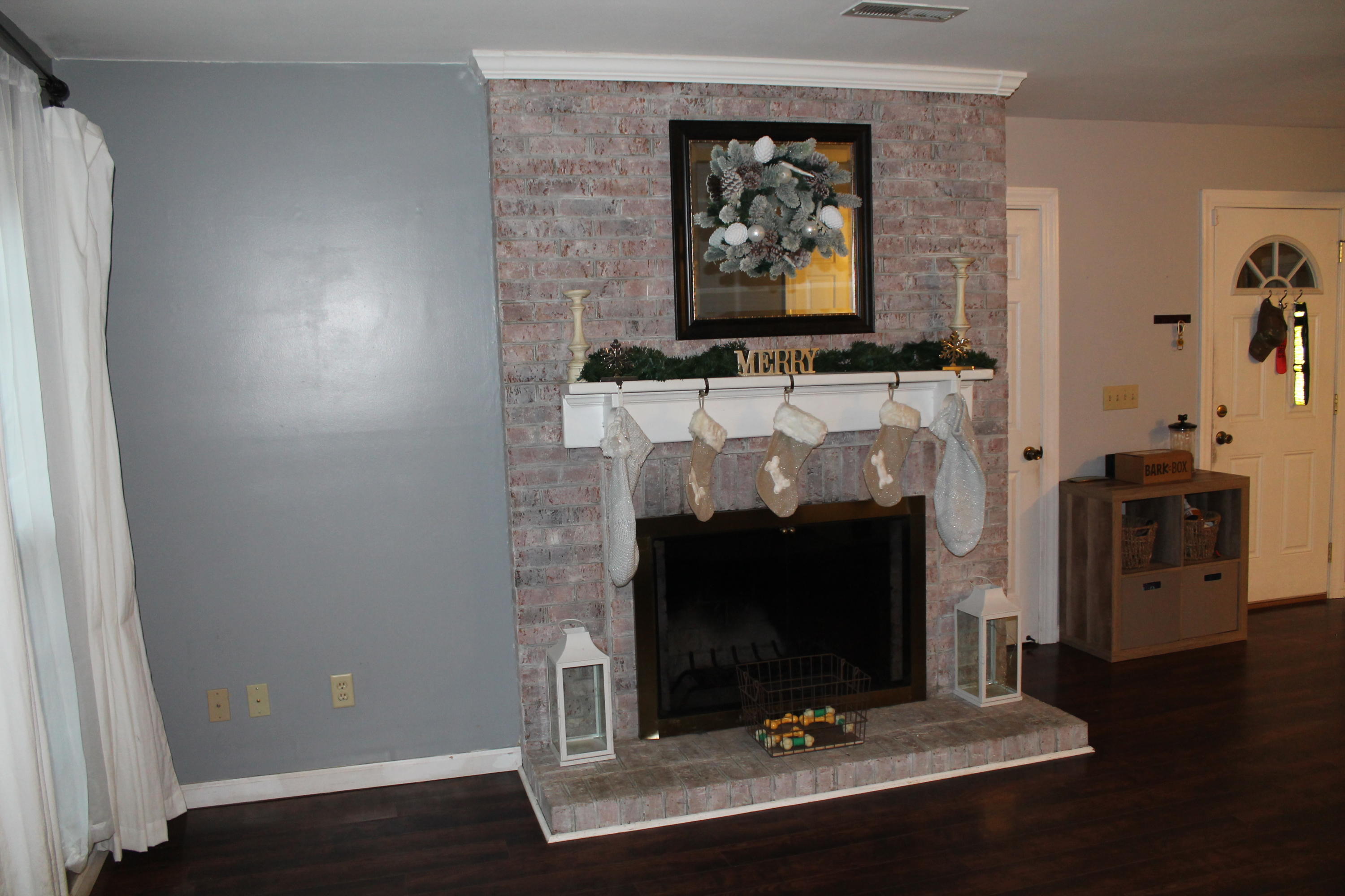 107 Hamlet Road Summerville, SC 29485 - Photo 2 of 28 FIREPLACE IN DEN