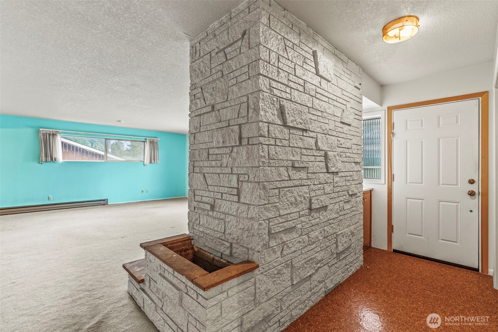 1241 Spruce Street Longview, WA 98632 - Photo 18 of 26 a view of livingroom with furniture