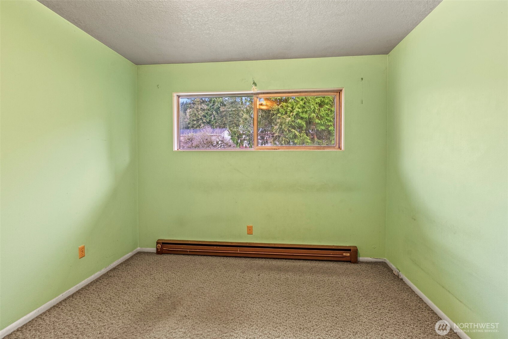 1241 Spruce Street Longview, WA 98632 - Photo 22 of 26 a view of a small space