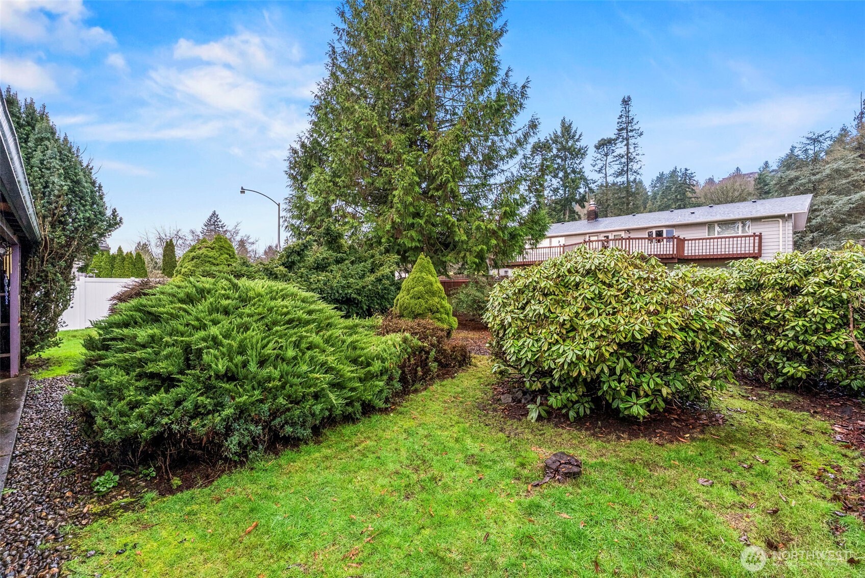 1241 Spruce Street Longview, WA 98632 - Photo 24 of 26 a view of a garden with an outdoor space