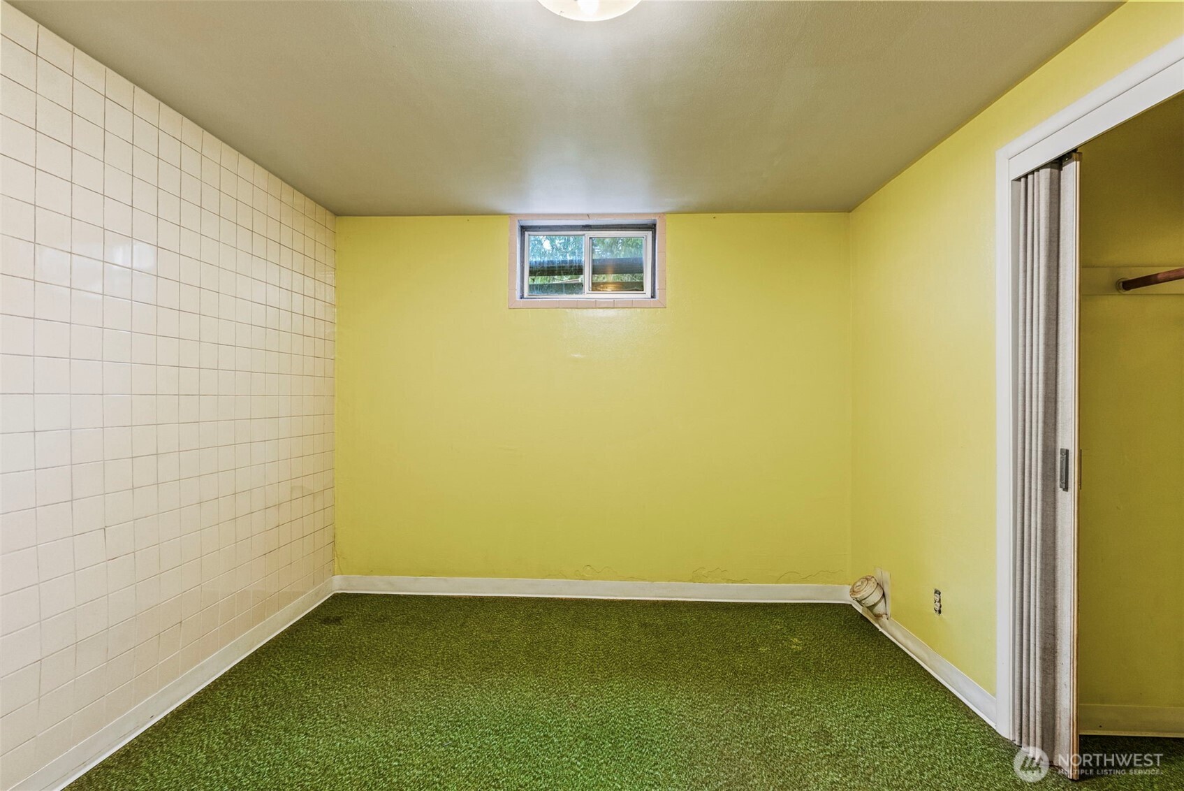 1241 Spruce Street Longview, WA 98632 - Photo 8 of 26 a view of an empty room