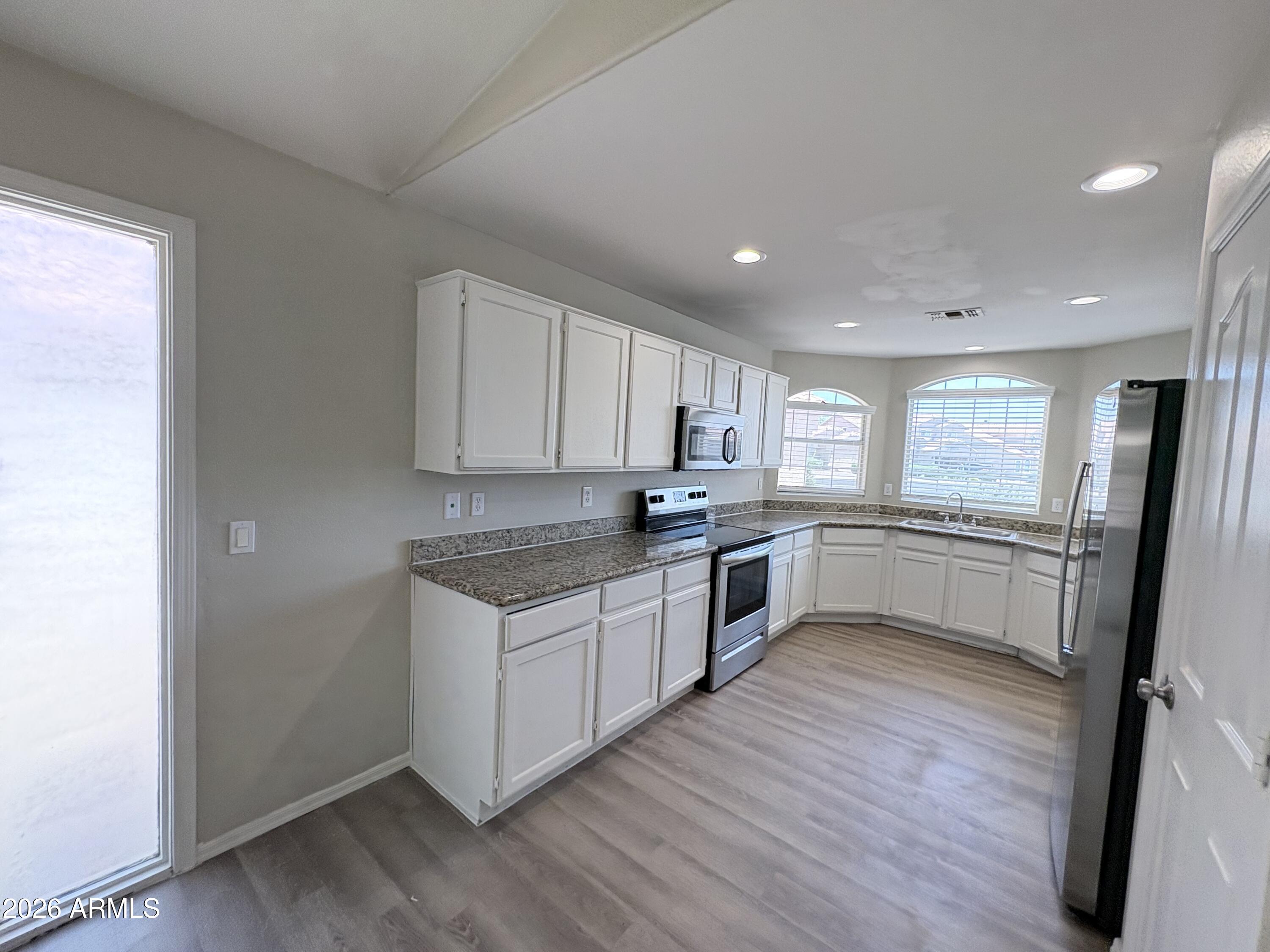 70 South Sandstone Street Gilbert, AZ 85296 - Photo 3 of 6