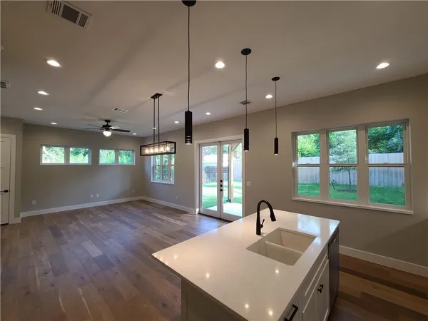 $4,350 | 907 East 44th Street, Unit B, Austin, TX 78751