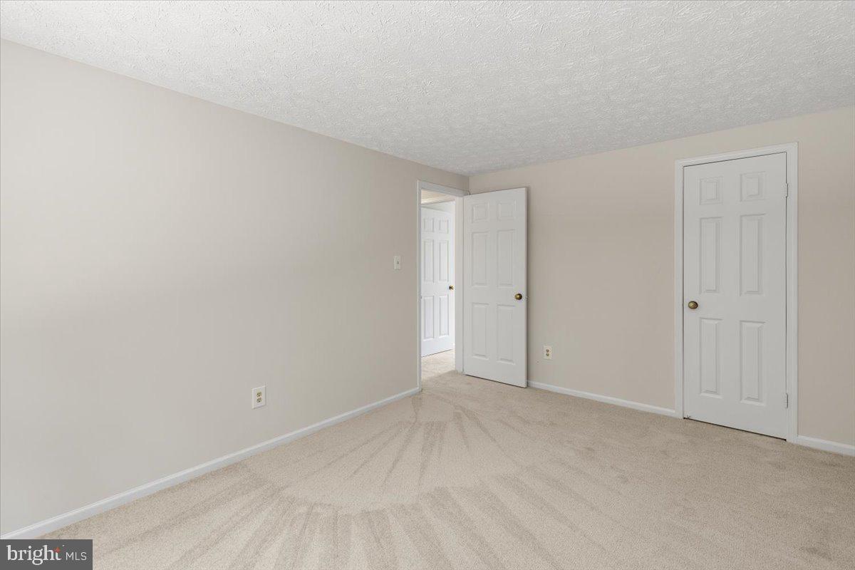 7805 Roundabout Way Springfield, VA 22153 - Photo 39 of 45