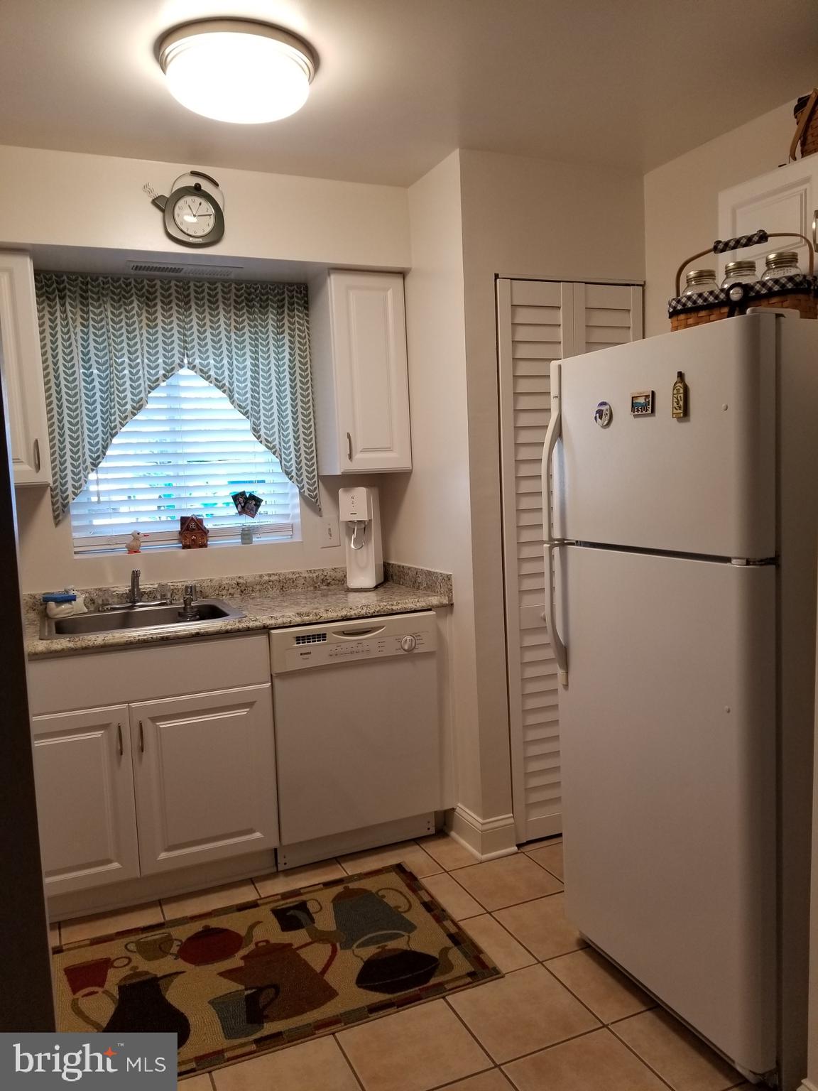 12001 Tarragon Road, Unit D Reisterstown, MD 21136 - Photo 5 of 16 Newly Updated Kitchen