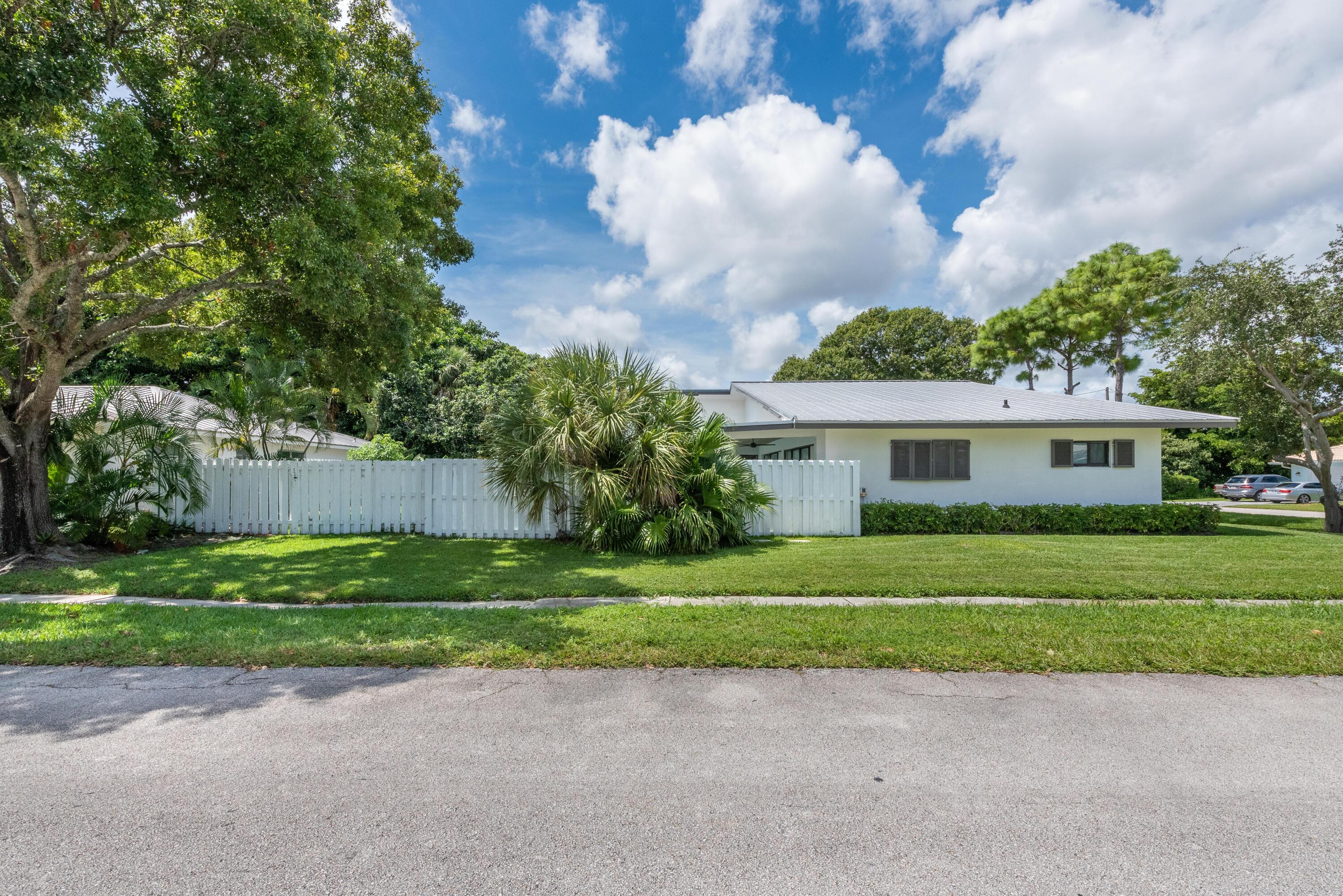 1130 SW 1st Way (4 of 39)