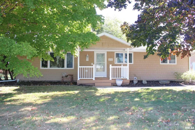 $169,900 | 218 Mc Murtry Drive, Henderson, IL 61439