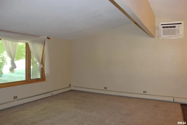 $169,900 | 218 Mc Murtry Drive, Henderson, IL 61439