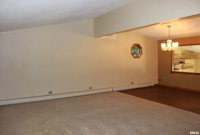 $169,900 | 218 Mc Murtry Drive, Henderson, IL 61439