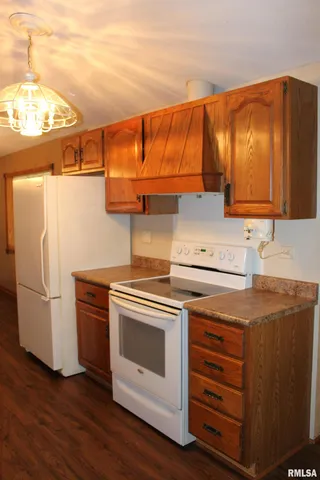 $169,900 | 218 Mc Murtry Drive, Henderson, IL 61439