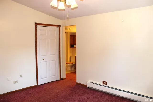 $169,900 | 218 Mc Murtry Drive, Henderson, IL 61439