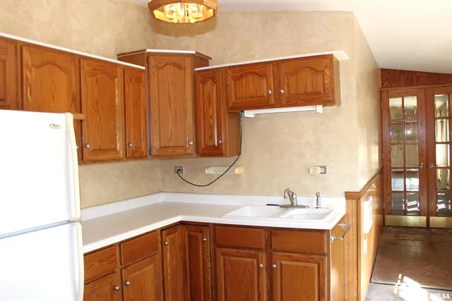 $169,900 | 218 Mc Murtry Drive, Henderson, IL 61439