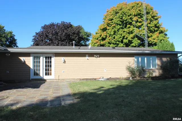 $169,900 | 218 Mc Murtry Drive, Henderson, IL 61439