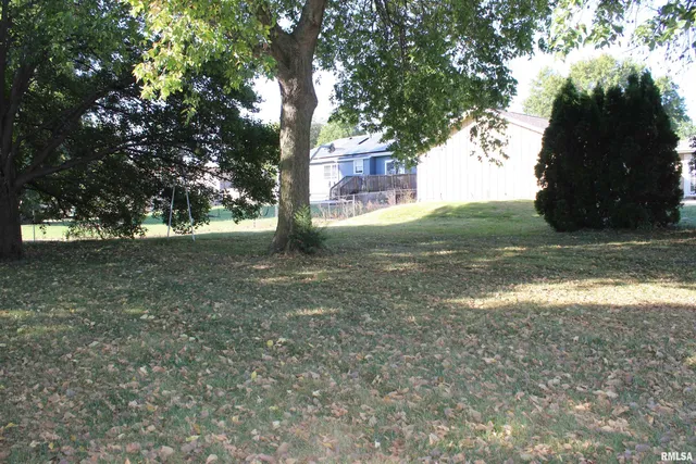 $169,900 | 218 Mc Murtry Drive, Henderson, IL 61439