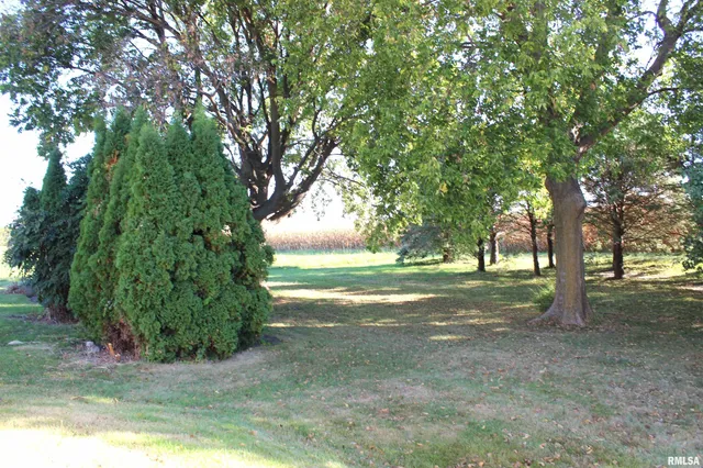 $169,900 | 218 Mc Murtry Drive, Henderson, IL 61439